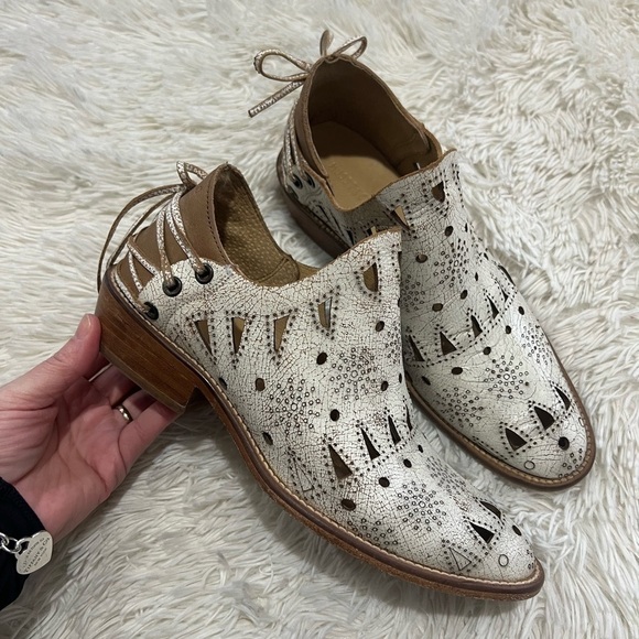 Musse & Cloud by Anthropologie Coolise Western
Bohemian Cutout Ankle Booties - Picture 2 of 9